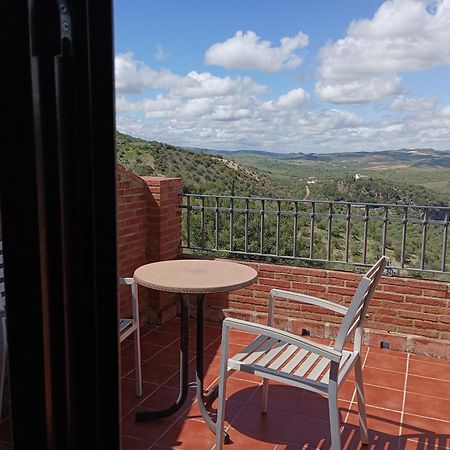 Hotel Rural Los Tadeos Zahara De La Sierra Dış mekan fotoğraf