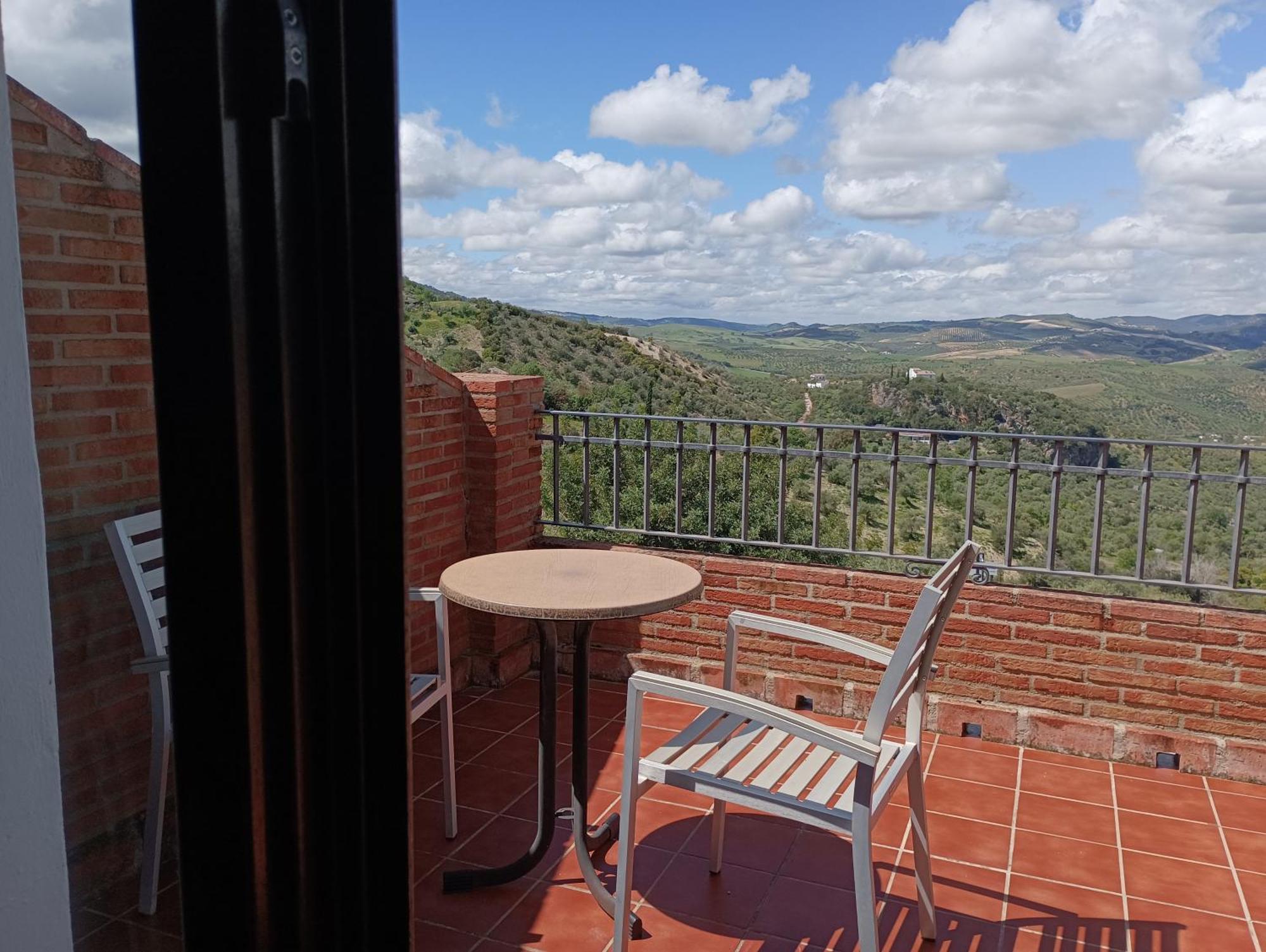 Hotel Rural Los Tadeos Zahara De La Sierra Dış mekan fotoğraf