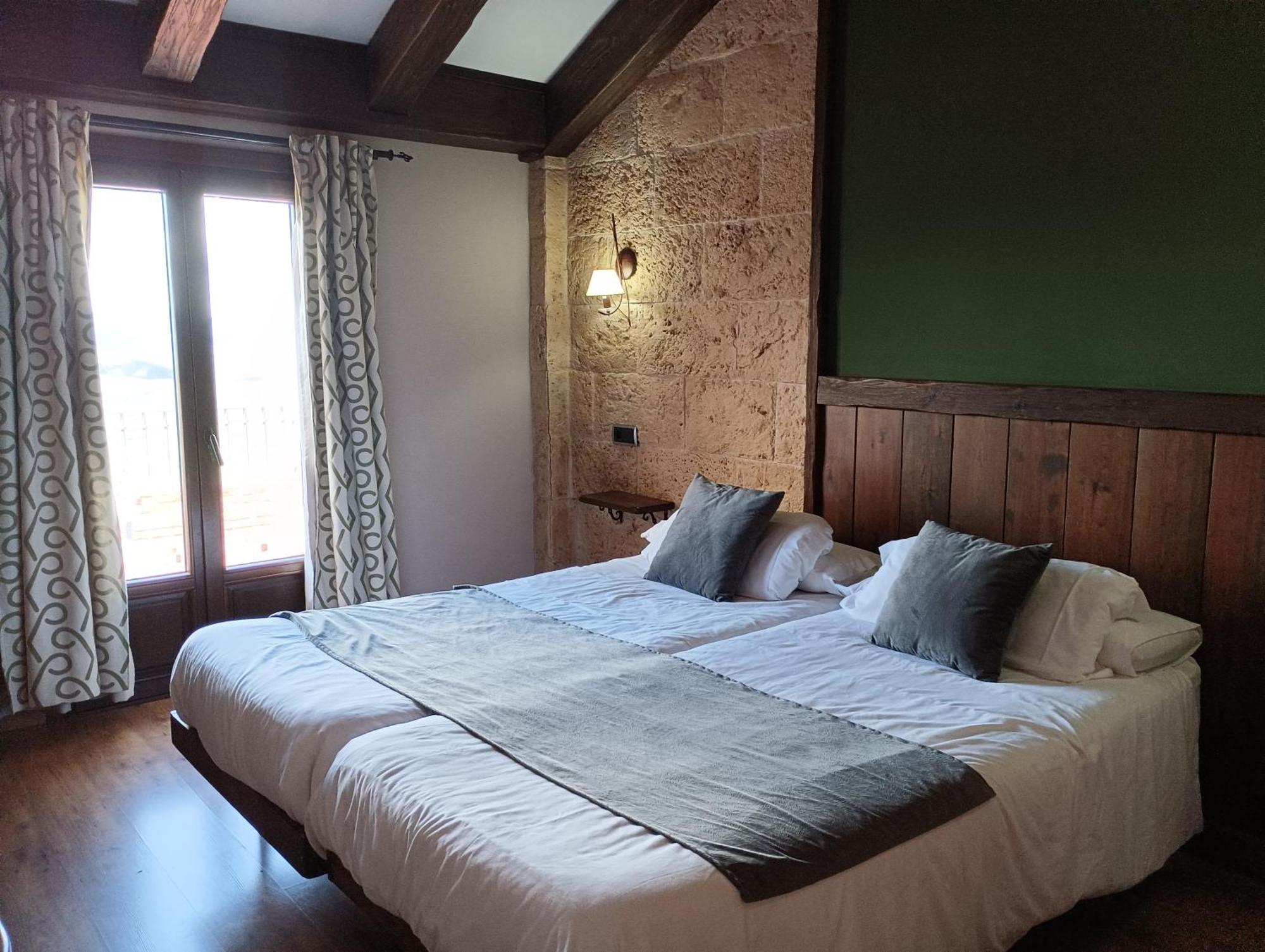 Hotel Rural Los Tadeos Zahara De La Sierra Dış mekan fotoğraf